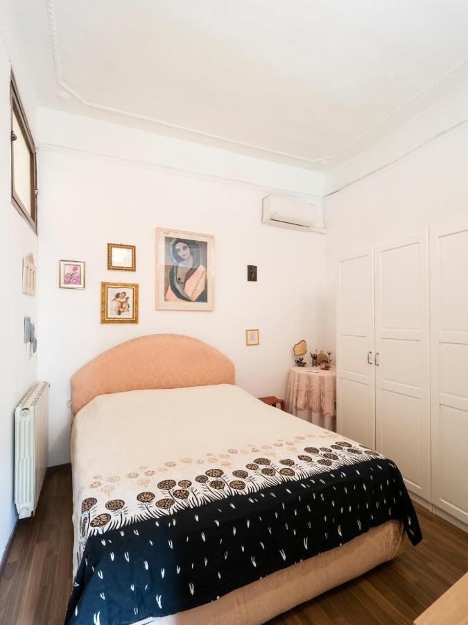 Central Apartment In Trastevere Rome Bagian luar foto