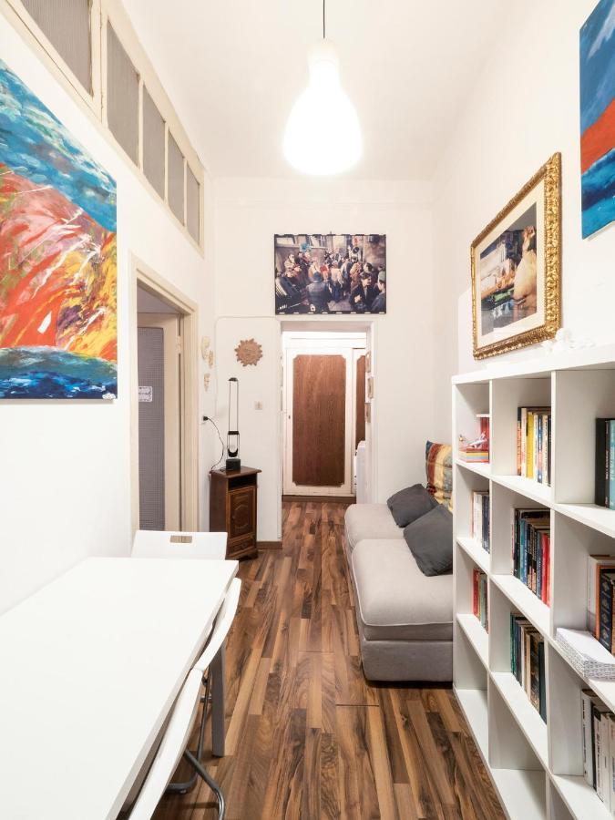 Central Apartment In Trastevere Rome Bagian luar foto
