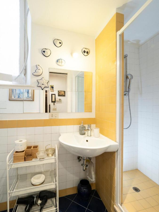 Central Apartment In Trastevere Rome Bagian luar foto