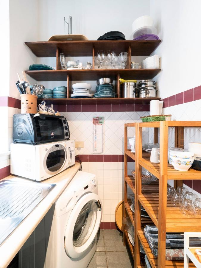 Central Apartment In Trastevere Rome Bagian luar foto
