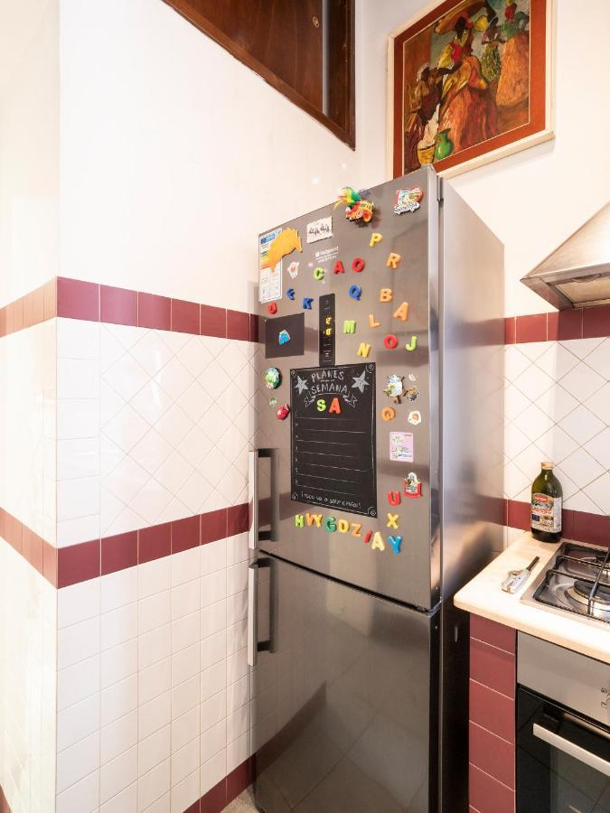 Central Apartment In Trastevere Rome Bagian luar foto